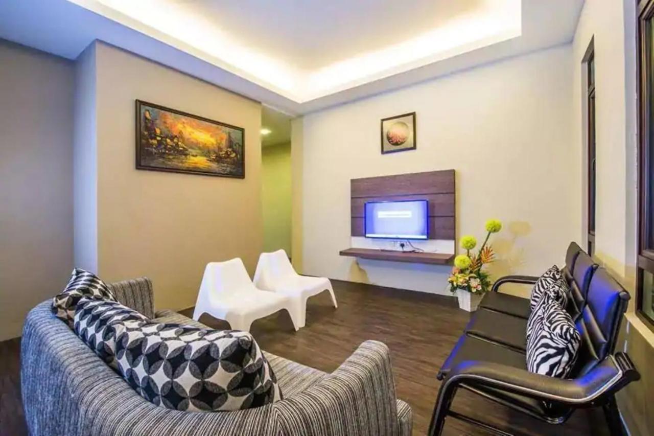 Capital O 90088 Mbp Leisure Resort Batu Pahat Esterno foto