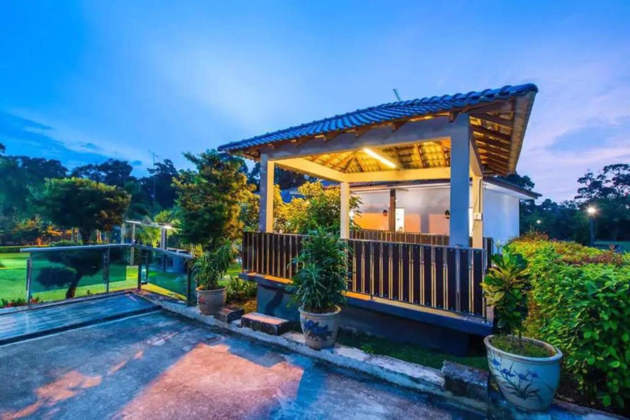 Capital O 90088 Mbp Leisure Resort Batu Pahat Esterno foto