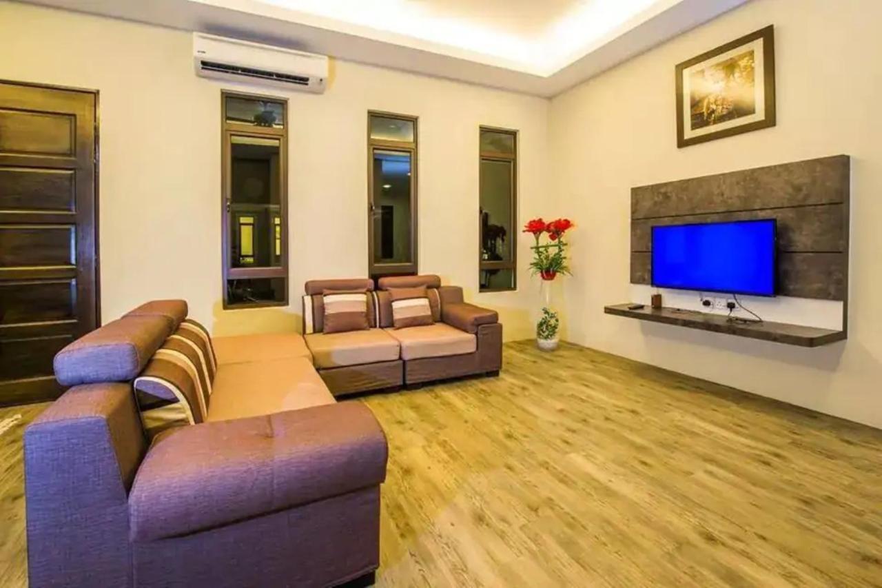 Capital O 90088 Mbp Leisure Resort Batu Pahat Esterno foto