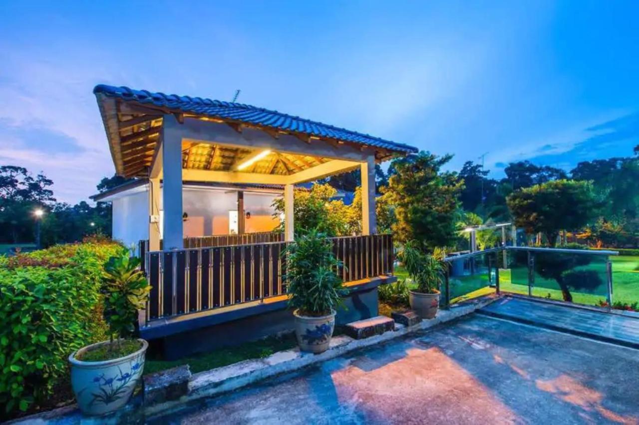 Capital O 90088 Mbp Leisure Resort Batu Pahat Esterno foto